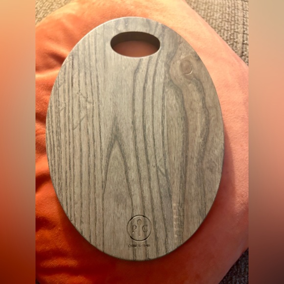 NWT Pampered Chef Cutting Board - Picture 3 of 3